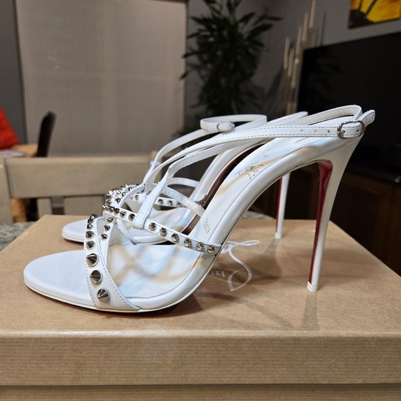 NEW Christian Louboutin Tatooska Spikes White Studded Women's Sandals Size 40 - Picture 3 of 12